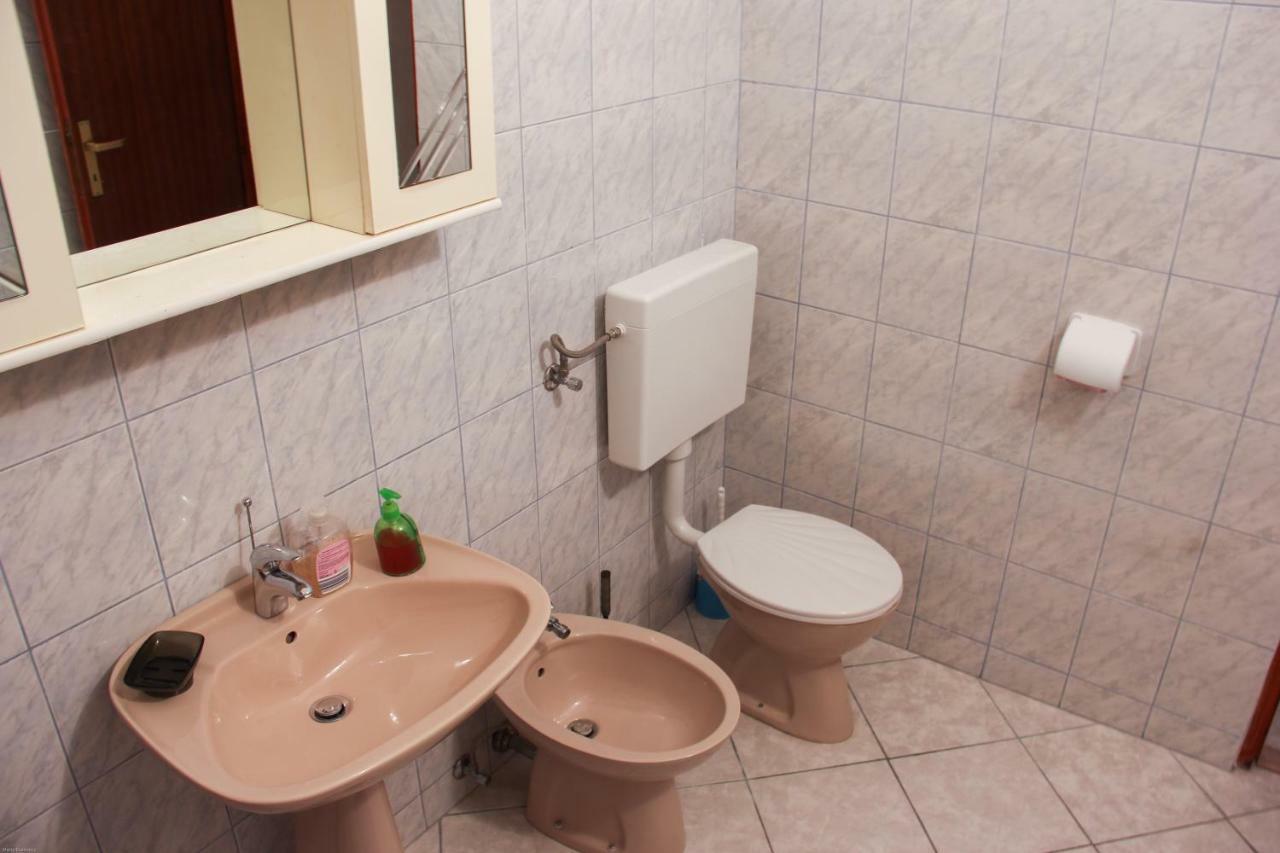 Apartmani Nada Seget Vranjica Buitenkant foto
