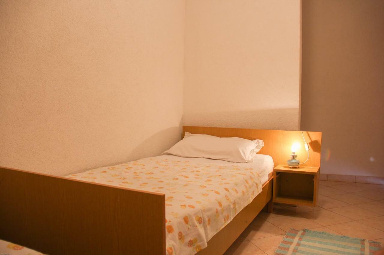 Apartmani Nada Seget Vranjica Buitenkant foto