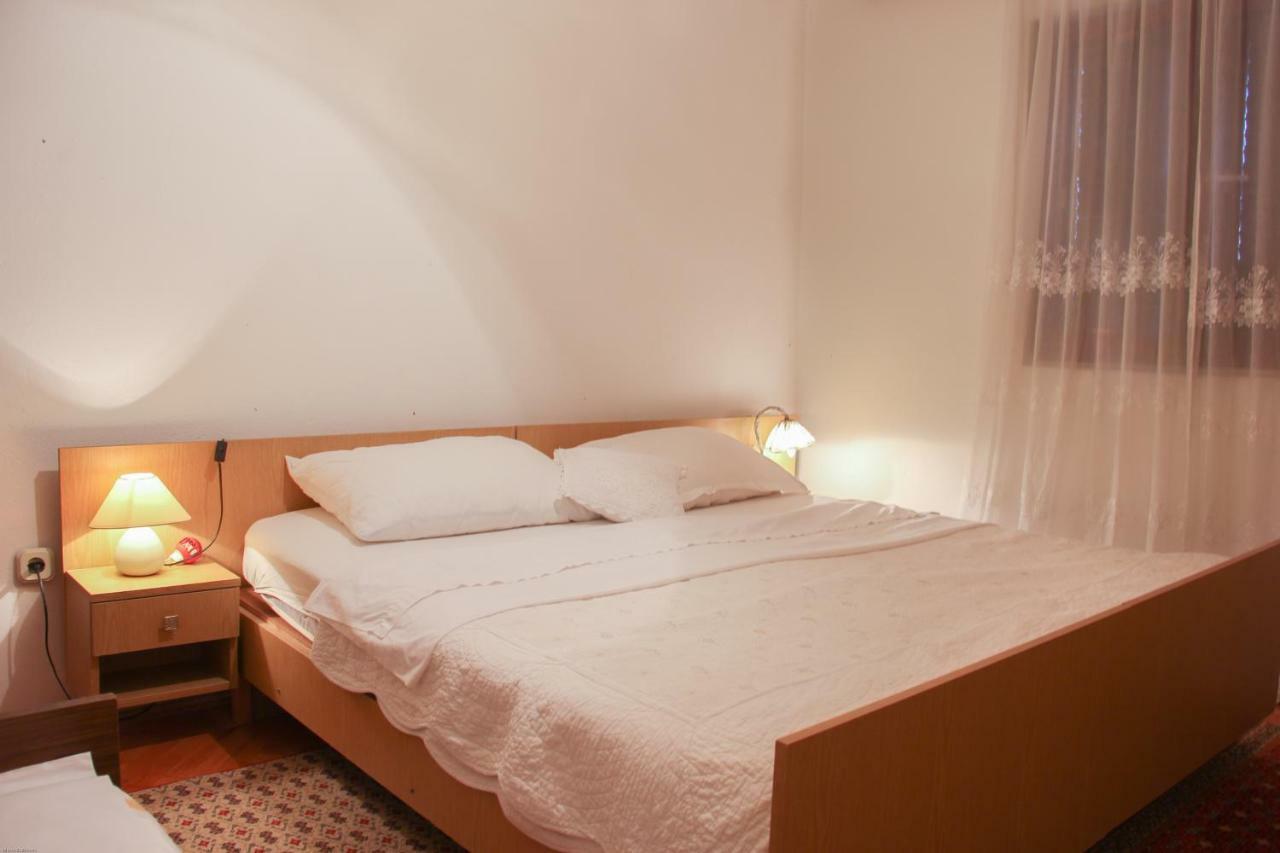 Apartmani Nada Seget Vranjica Buitenkant foto