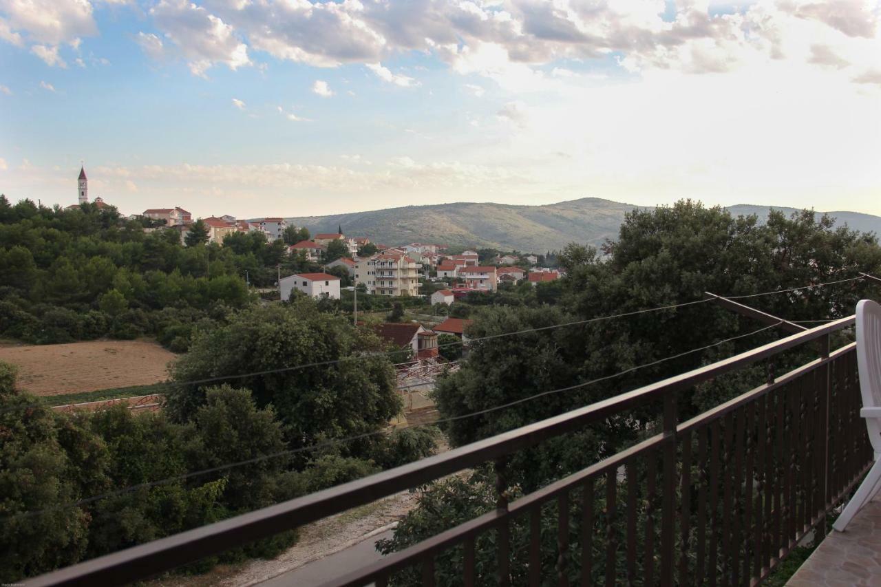 Apartmani Nada Seget Vranjica Buitenkant foto